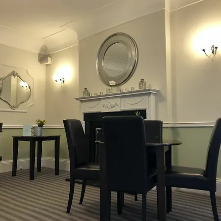 Peasehill 3* Leeds (West Yorkshire)